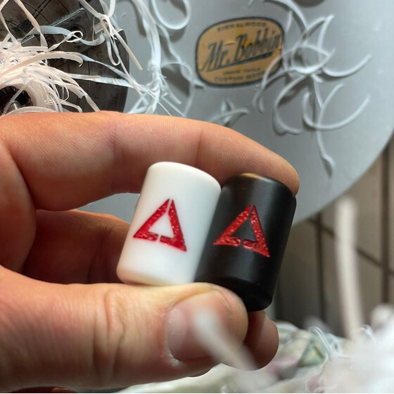 Flanx Hanger Blach or White by SignalWood