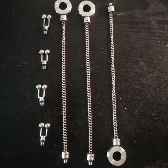 Hanger Chain by SignalWood