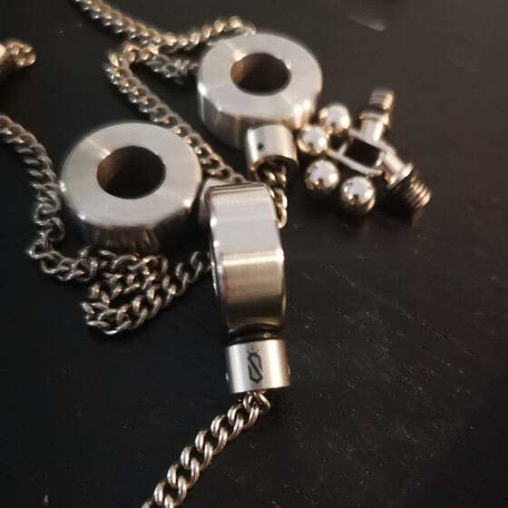 Hanger Chain by SignalWood